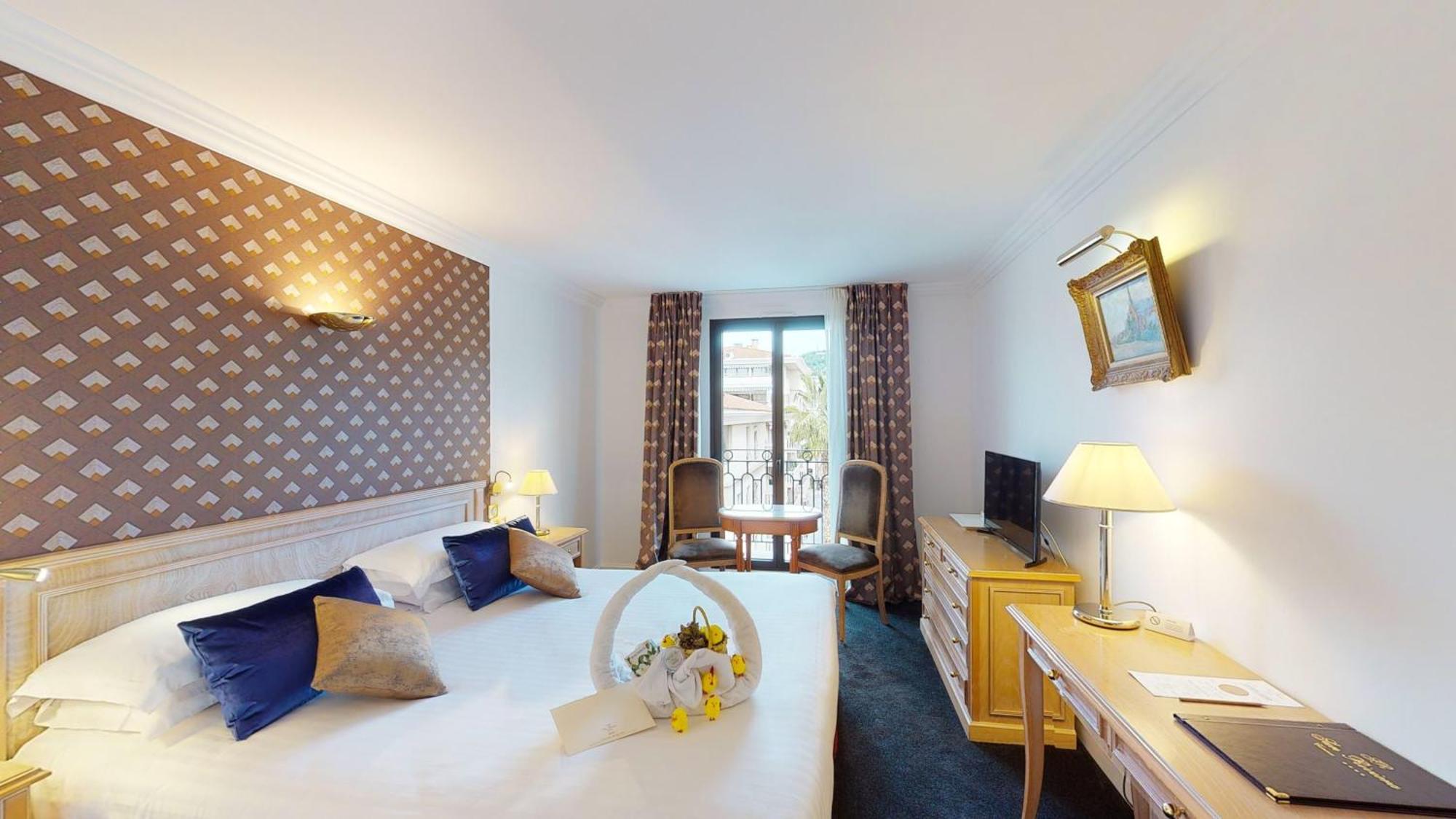Superior Double Room City View