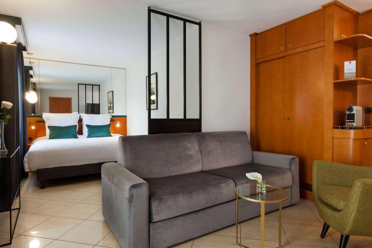 Suite Junior avec Terrasse et Vue sur la Piscine